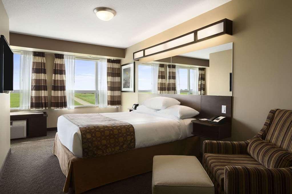 Microtel Inn And Suites By Wyndham Weyburn Kamer foto