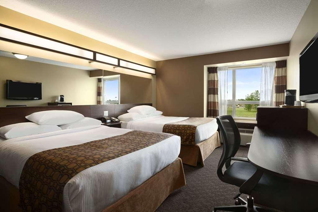 Microtel Inn And Suites By Wyndham Weyburn Kamer foto