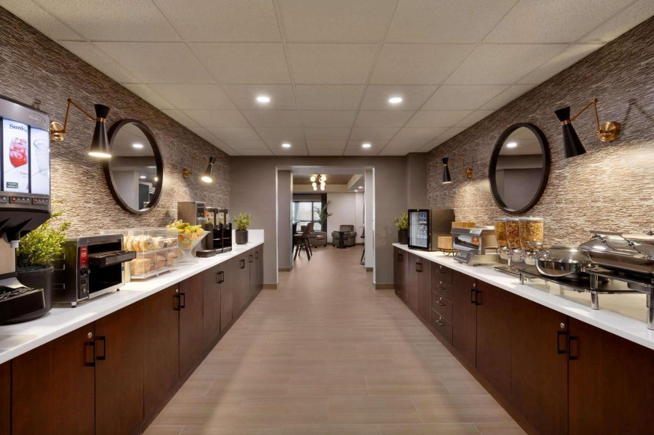 Microtel Inn And Suites By Wyndham Weyburn Buitenkant foto